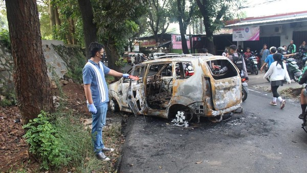 Kronologi Lengkap dan Kondisi 14 Polisi Usai Diserang Massa dan Mobil Dibakar Saat Penangkapan Ketua Ormas di Depok