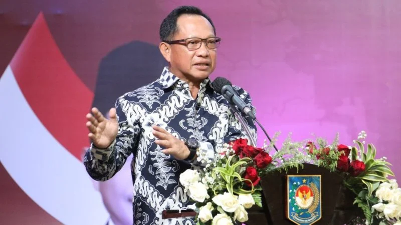 Mendagri Tito 2025 Ancam Berhentikan Kepala Daerah: 6 Fakta Penting yang Bikin Gen Z Harus Aware