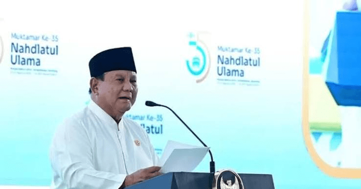 Resmi, Prabowo Tutup Muktamar Ke-35 NU dengan Pukul Kentongan